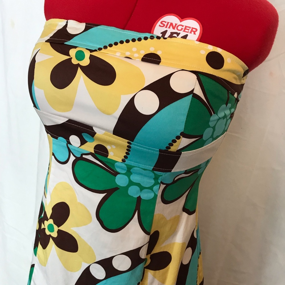 Woman’s retro print dress